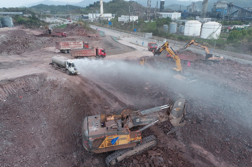 不停工、不斷檔，假期建設(shè)忙！
